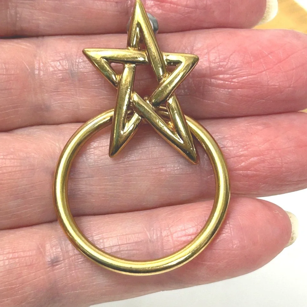 Star Hoop Earrings Women OS Gold Tone Celestial Door Knocker Studs Unbranded